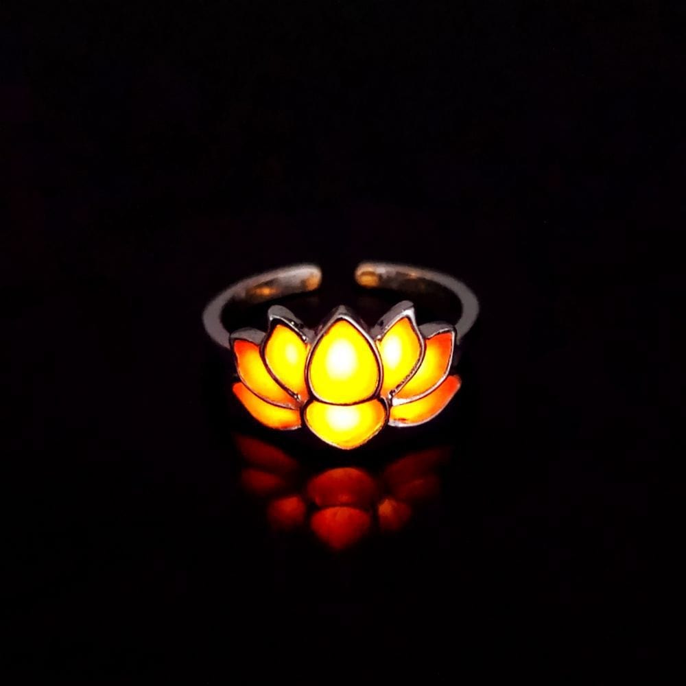 Non-fading Luminous Lotus Ring Yoga Energy Luminous - Dazora Jewels  - Dazora Jewels 