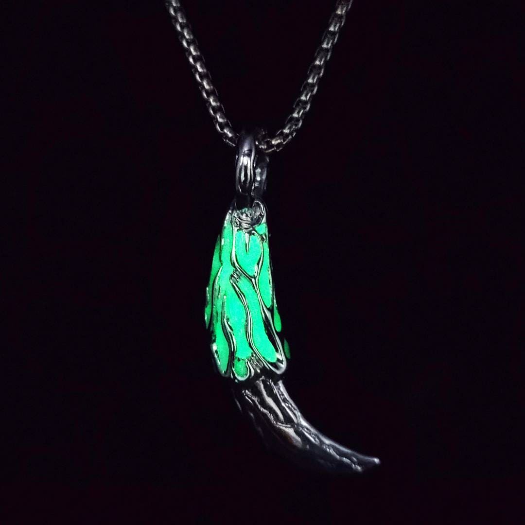 Men's Luminous Wolf Tooth Flame Pattern Pendant Necklace - Dazora Jewels  - Dazora Jewels 